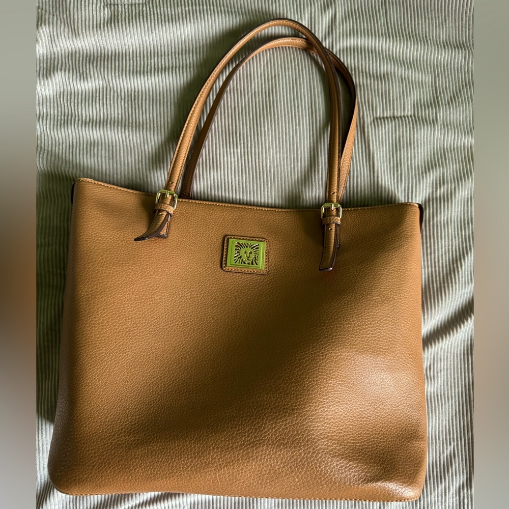 ANNE KLEIN - Tote Shopper Handbag in Tan with polka dot lining. Used 1-2 times.